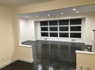 890 Red Oaks Dr, Long Branch, NJ