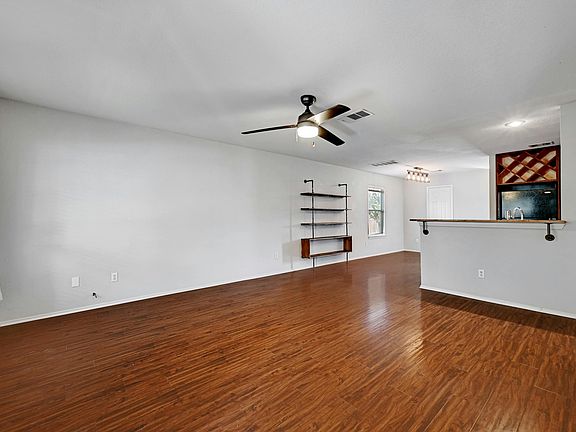5th image of 2415 Melissa Oaks Ln