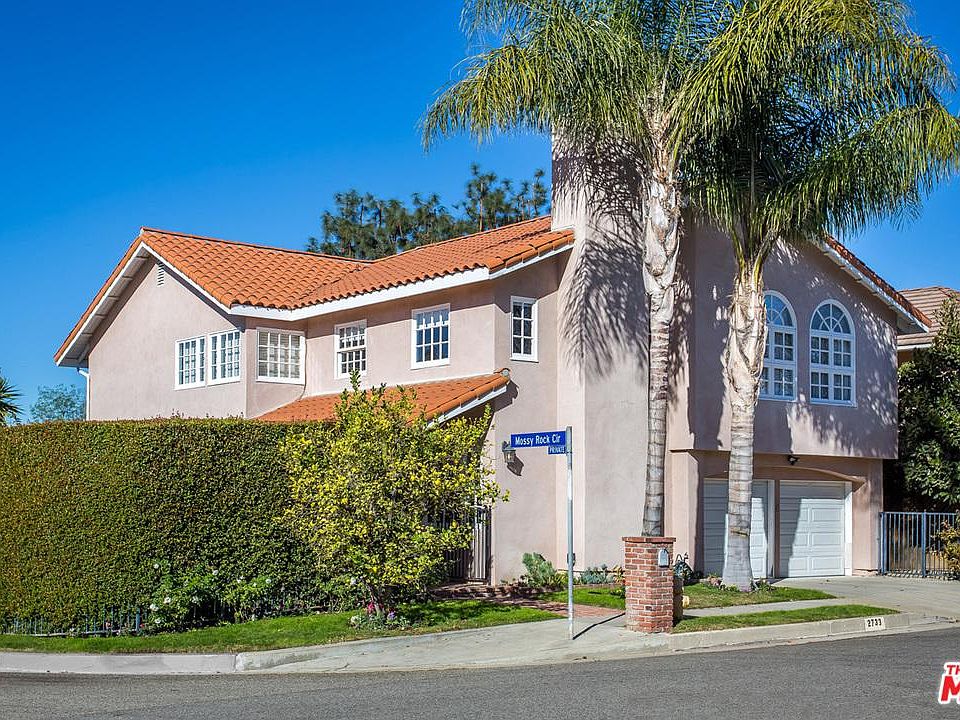 1st image of 2733 Angelo Dr