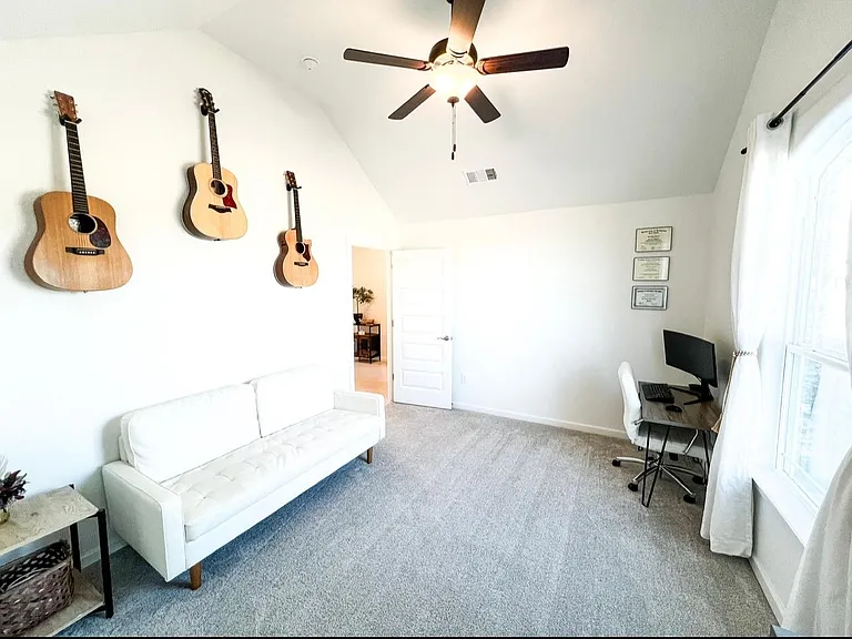 310 W Tyler Rd — Photo 13