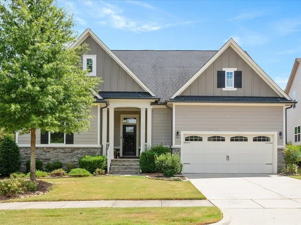 232 Lucky Ribbon Ln, Holly Springs, NC 27540