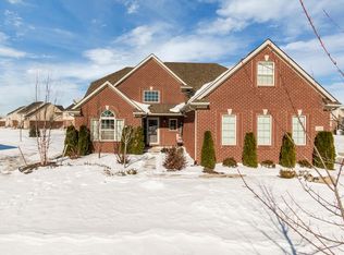 24352 Brentwood Ct, South Lyon, MI 48178