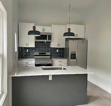 4th image of 2090 Fairview Ave #1