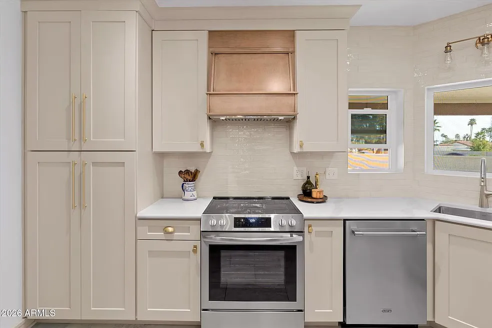 3 bed, 1758 sqft, $3,500 — Photo 3