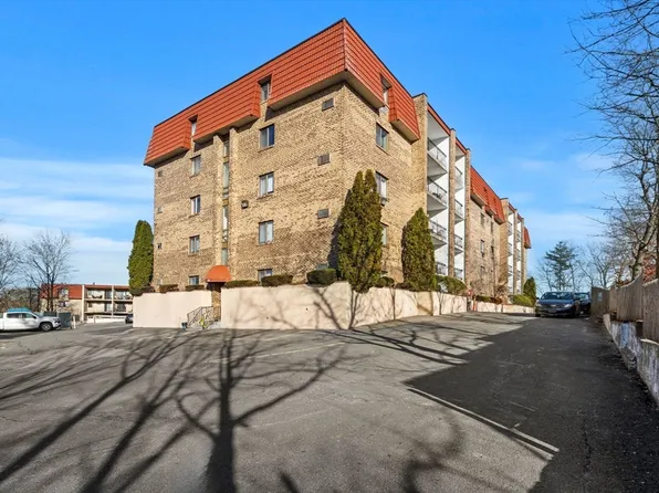 159 Franklin St APT E6, Stoneham, MA 02180