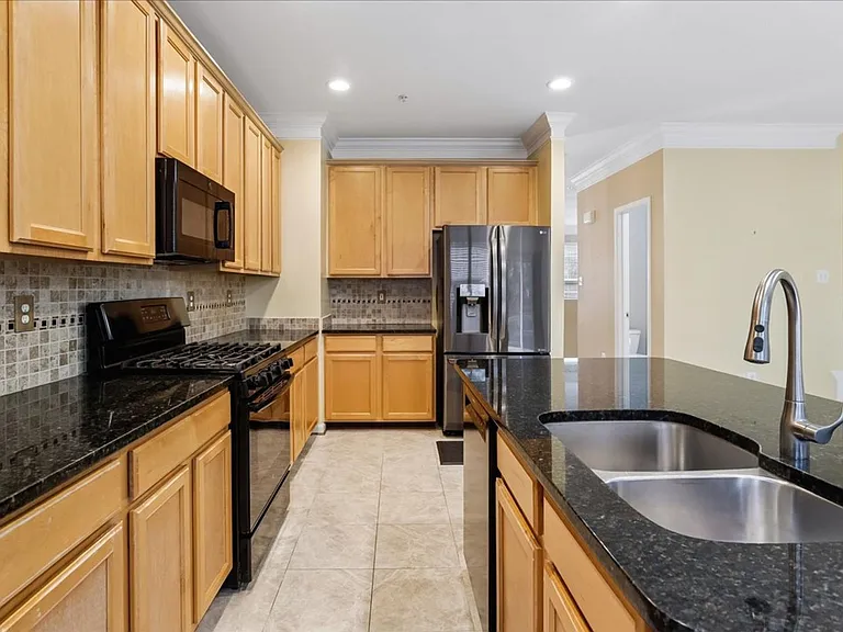 2943 Saint Helen Cir — Photo 15
