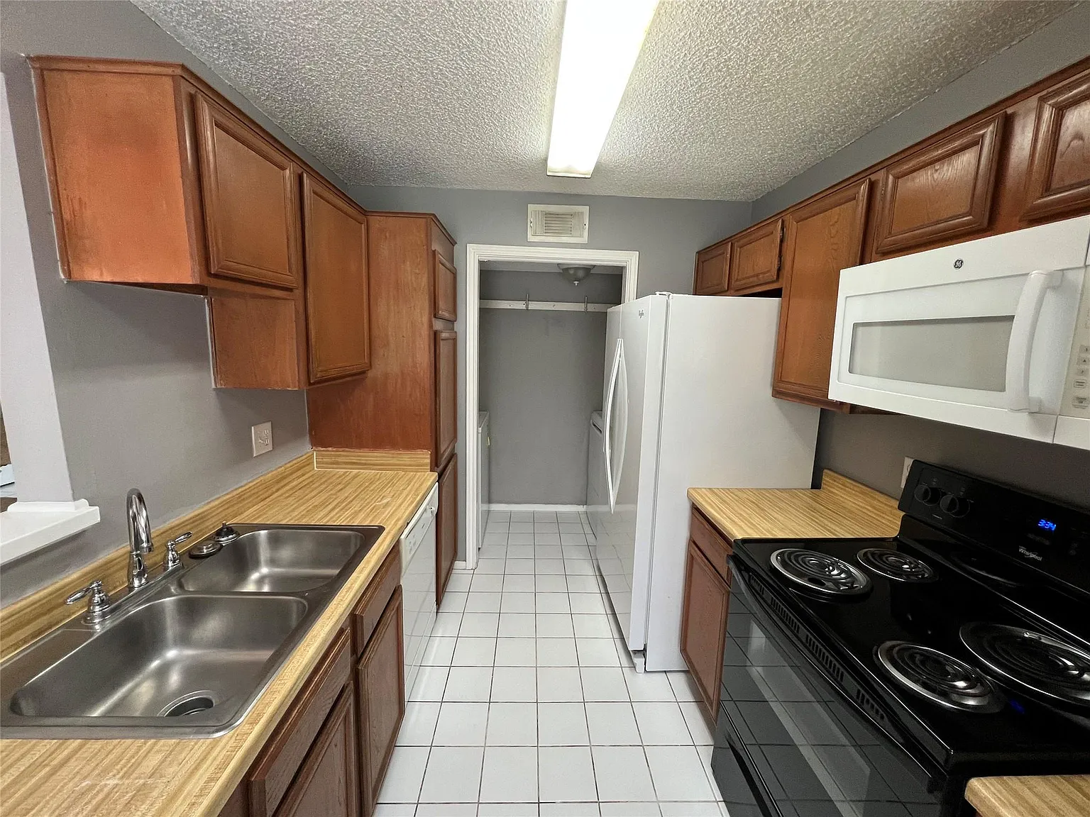 1 bed, 1.0 bath, 925 sqft, $1,150 — Photo 4