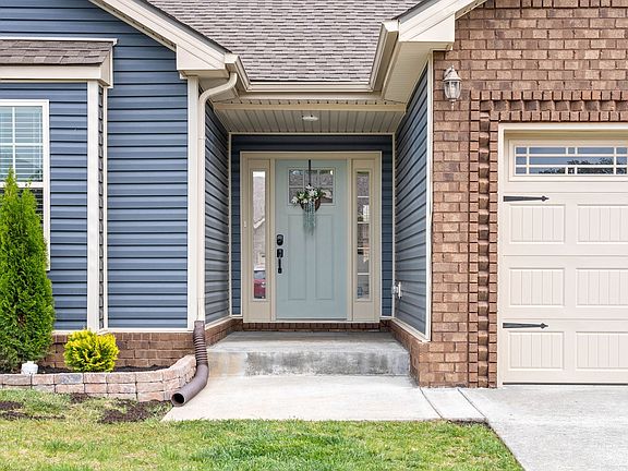 5th image of 418 Irish Hills Dr