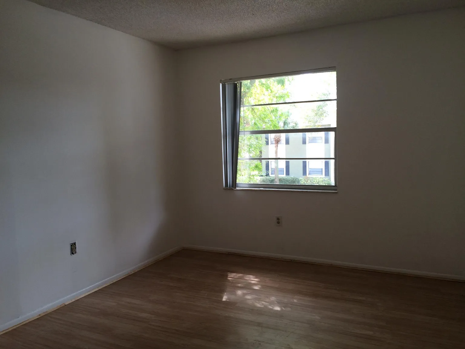 2561 N Alafaya Trl — Photo 4