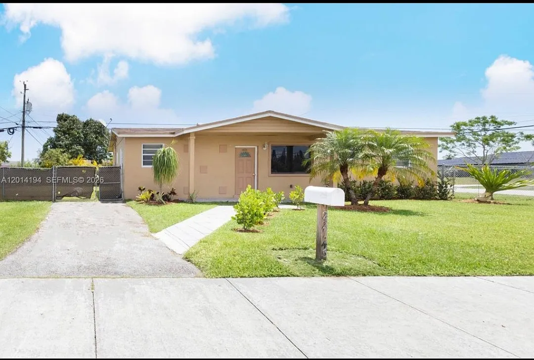 22345 SW 118th Ct — Photo 4