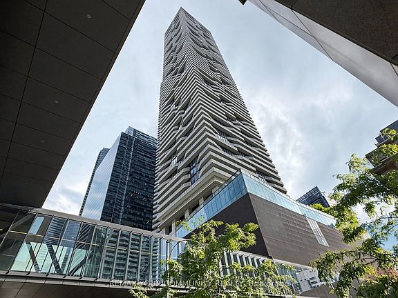 3rd image of 88 Harbour St #3702