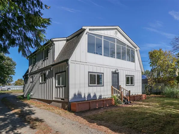 770 Knight Rd, Comox Valley, BC V9M 3T3