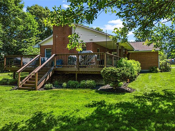 5th image of 3833 Ruby Dr