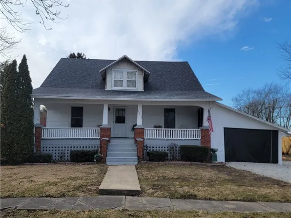 301 Michigan St, Hindsboro, IL 61930