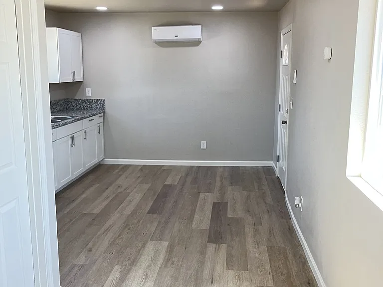 1855 D St #4 — Photo 1