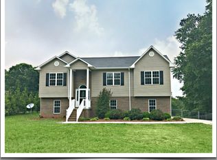 615 Cemetery Loop, Hickory, NC 28601