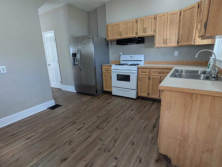 706 Kolping Ave — Photo 6