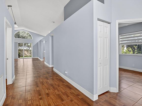 4th image of 16695 SW 1st Street