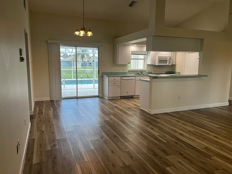 126 Broadmoor Ln — Photo 9
