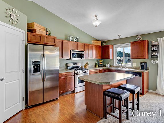 4th image of 514 Clearwood Dr SE