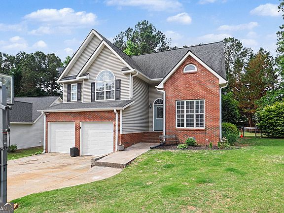 2nd image of 1015 Stone Brook Ln