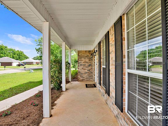 3rd image of 27876 Autumn Woods Cir