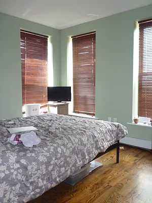 Rented by DYNAMIC REALTY OF NEW YORK CORP | media 1