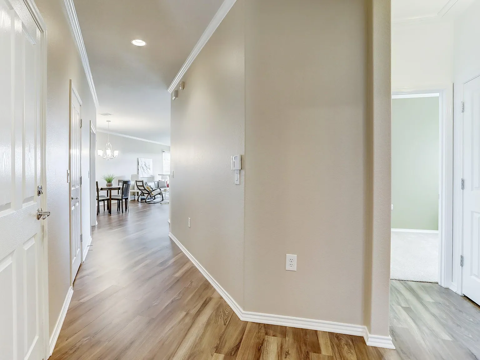 3 bed, 2.0 bath, 1755 sqft, $2,950 — Photo 3