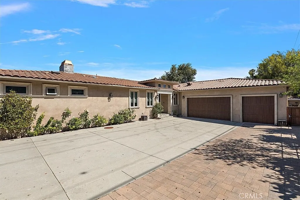 4 bed, 3157 sqft, $9,000 — Photo 3