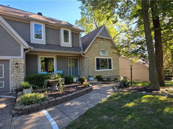 8228 NW Weatherby Dr, Weatherby Lake, MO 64152