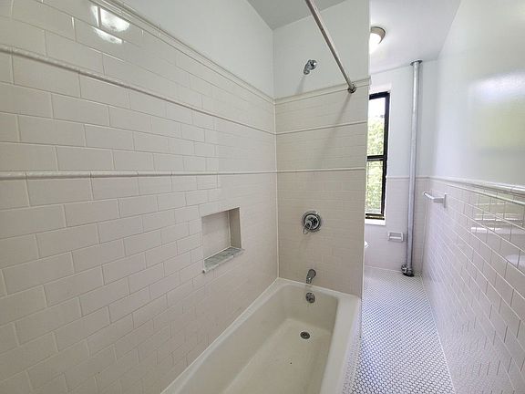 5th image of 196 Bradhurst Ave APT 34