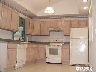 3rd image of 834 Hawkins Ave