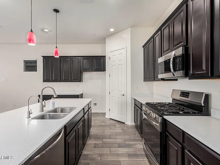 21255 W Ashland Ave — Photo 22
