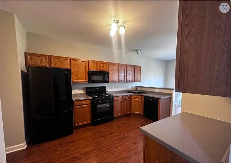 Kitchen - 536 Gunnison Ct
