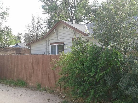 4th image of 1520 Evans Ave
