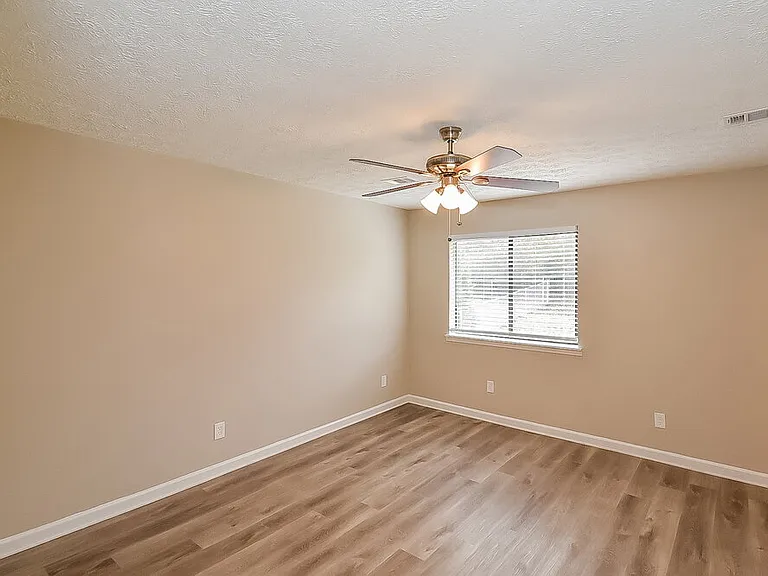 306 River Chase Dr — Photo 8