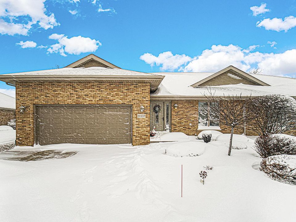 1st image of 21137 Woodbridge Dr