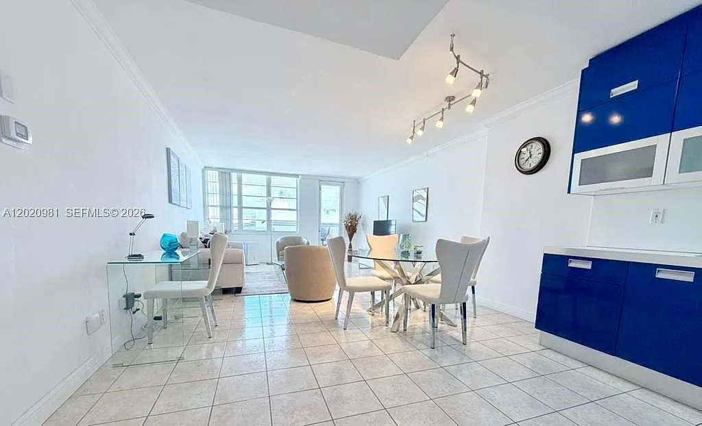 The Decoplage Condo — Photo 2