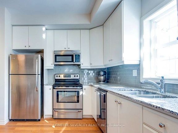 4th image of 19 John Russell Ln