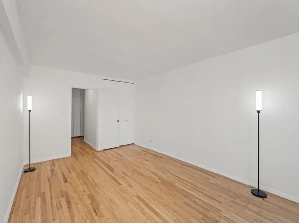 1577 East 17th Street image 15 of 24