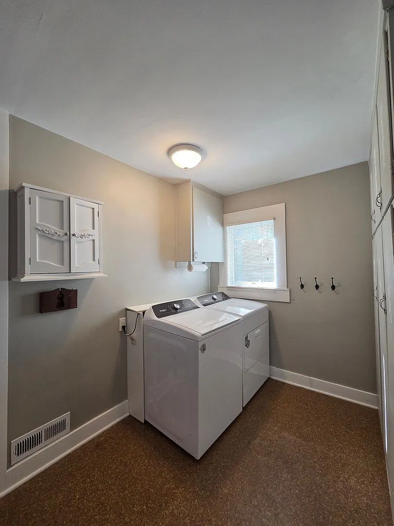 4 bed, 3.0 bath, 2593 sqft, $2,400 — Photo 3