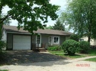 706 S Oltendorf Rd, Streamwood, IL 60107