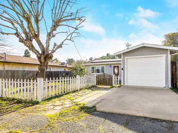 8 Adelaide Dr, Martinez, CA 94553