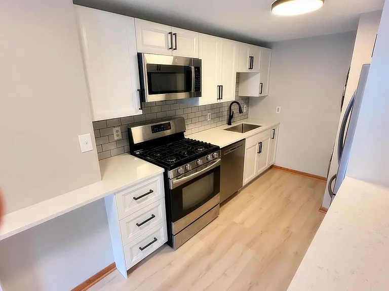 655 Washington St NE #1 — Photo 3