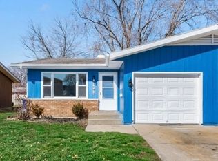 1642 Maple Ln, Elgin, IL 60123