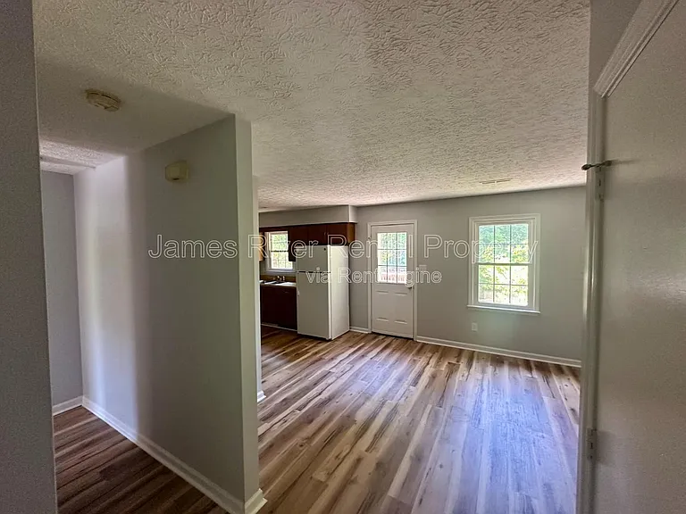 105 Daniel St #C — Photo 4