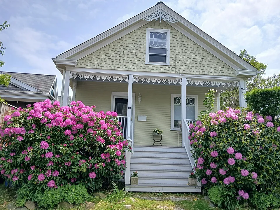 31 Weaver Ave