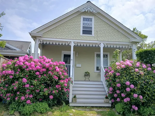 31 Weaver Ave, Newport, RI 02840