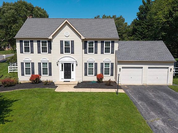 2nd image of 100 Elma Dr