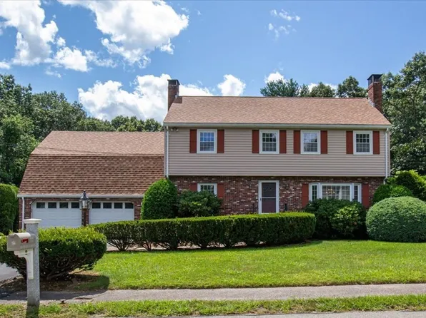 77 Hemlock Dr, Westwood, MA 02090